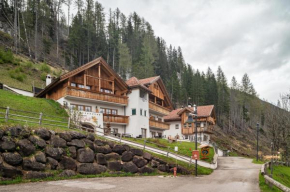 Apartments Mirabell Livinallongo Del Col Di Lana